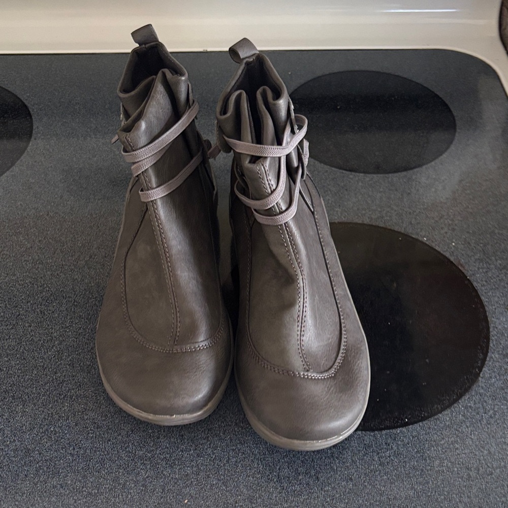 Women's Gray Ankle Boots